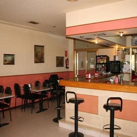 Hostal Liste Station ア・コルーニャ エクステリア 写真