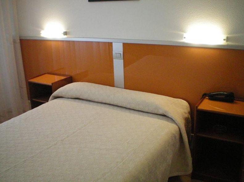 Hostal Liste Station ア・コルーニャ 部屋 写真