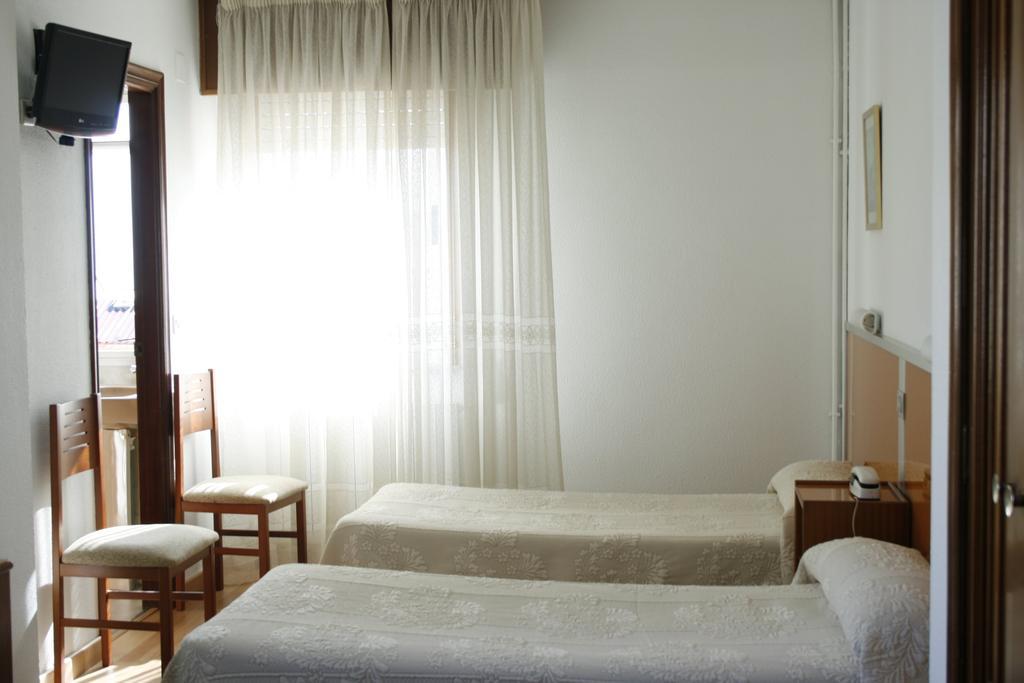 Hostal Liste Station ア・コルーニャ 部屋 写真