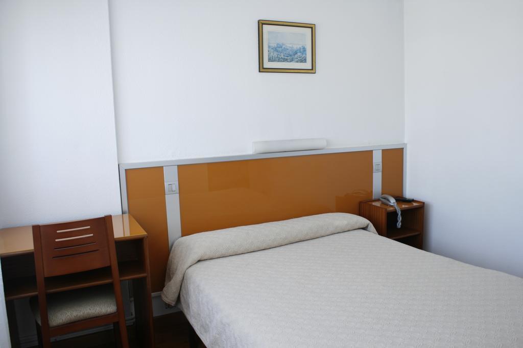 Hostal Liste Station ア・コルーニャ 部屋 写真