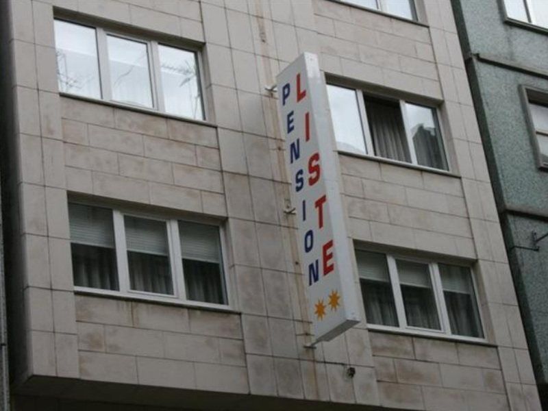 Hostal Liste Station ア・コルーニャ エクステリア 写真